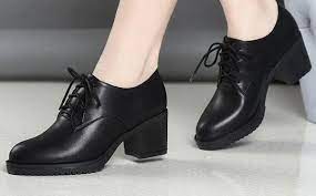 ست شدن کفش اداری زنانه با لباس فرم